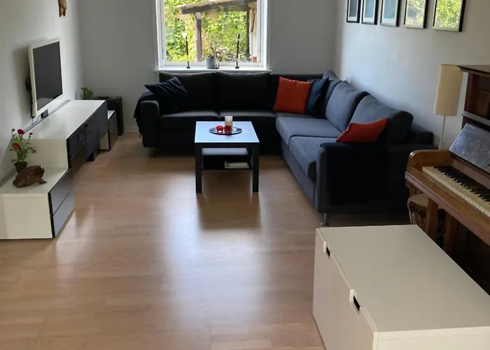 Charmerende - Taet Pa Alt! *